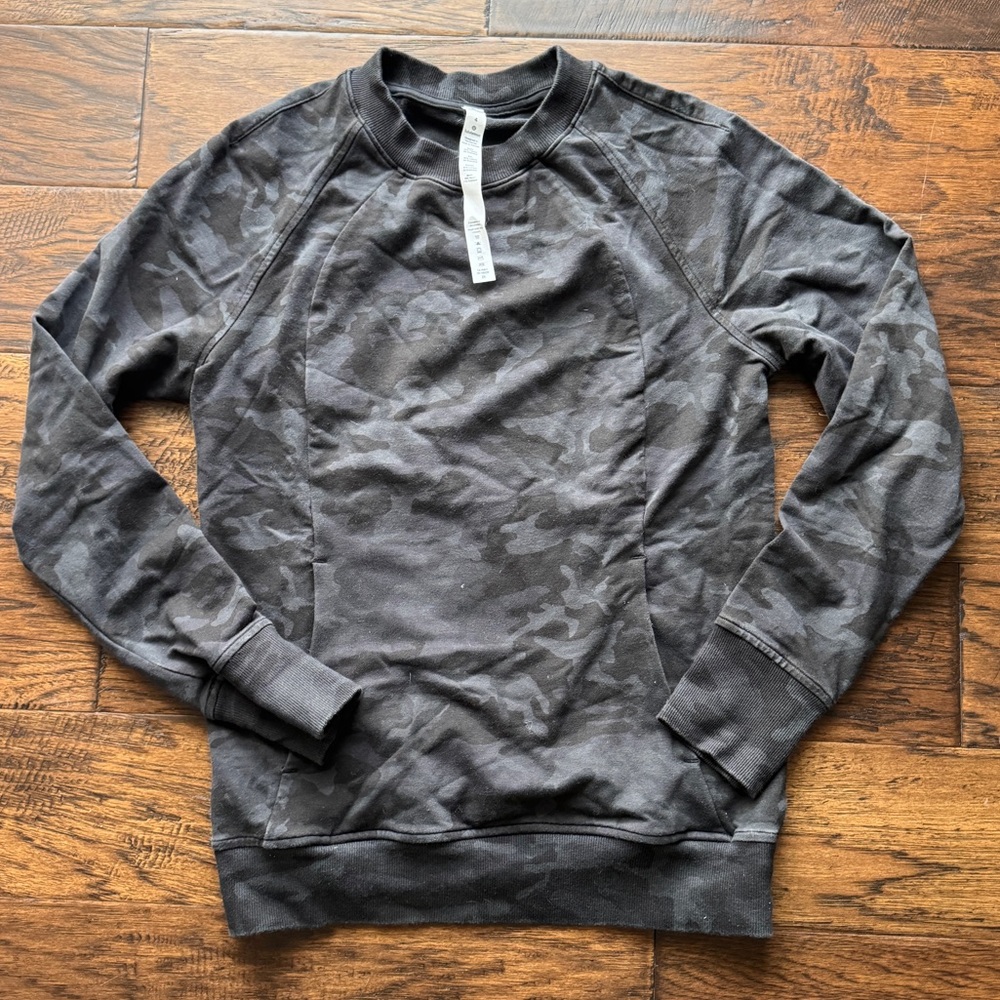 Lululemon Camo Scuba pullover sz 4